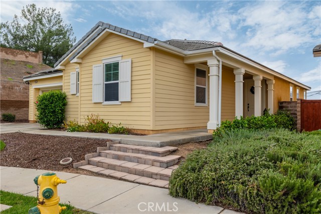 10894 Clover, Corona CA: https://media.crmls.org/medias/d8e1b12c-0221-4781-96d4-674f9aa4731e.jpg