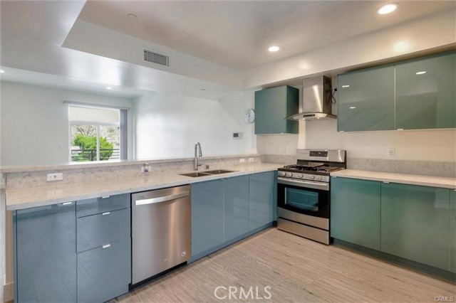 Detail Gallery Image 14 of 49 For 4461 Tujunga Ave #110,  Studio City,  CA 91602 - 3 Beds | 2/1 Baths