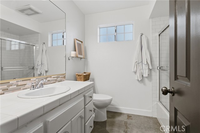 Detail Gallery Image 31 of 51 For 5501 Fairgrange Dr, Agoura Hills,  CA 91301 - 6 Beds | 3 Baths