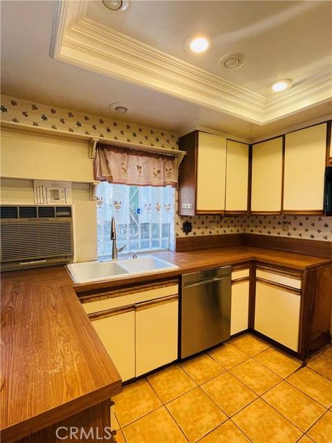 24224 Spicewood Lane, Harbor City CA: https://media.crmls.org/medias/d8e399ff-c893-4e02-8326-237b2278c2f8.jpg