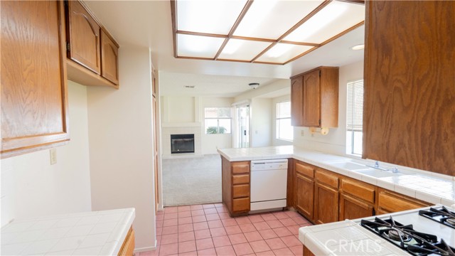 Detail Gallery Image 6 of 33 For 37908 Wesley Ct, Palmdale,  CA 93552 - 4 Beds | 2/1 Baths