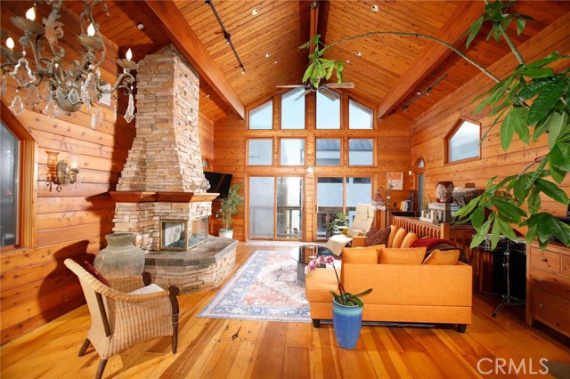 Detail Gallery Image 2 of 35 For 6 B Surfside, Surfside,  CA 90743 - 4 Beds | 3/1 Baths