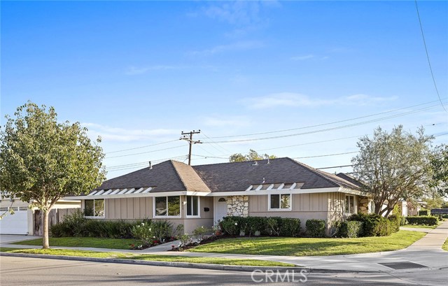 833 Sonora Rd, Costa Mesa, CA 92626