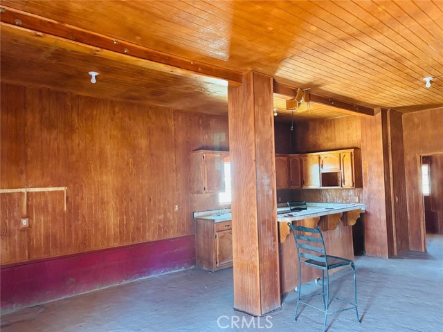 11690 Camp Rock Rd, Lucerne Valley CA: https://media.crmls.org/medias/d8e3cede-3a94-44af-bd8a-43f03ea20acc.jpg