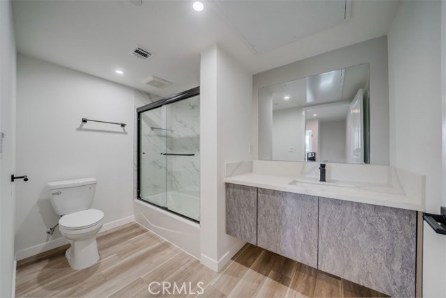 7018 Alabama Avenue, Canoga Park CA: https://media.crmls.org/medias/d8e43462-223d-49b2-b396-a21627a7b171.jpg