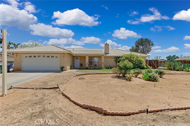 21919 Standing Rock Avenue, Apple Valley CA: https://media.crmls.org/medias/d8e50664-6a0b-46ff-8d0f-8621a89b64b9.jpg