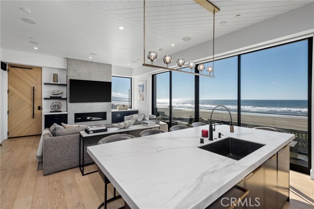 Detail Gallery Image 40 of 53 For 2200 the Strand a,  Manhattan Beach,  CA 90266 - 2 Beds | 2 Baths