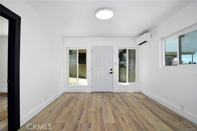 Detail Gallery Image 3 of 12 For 631 1/2 N Benton Way, Silver Lake Los Angeles,  CA 90026 - 2 Beds | 2 Baths