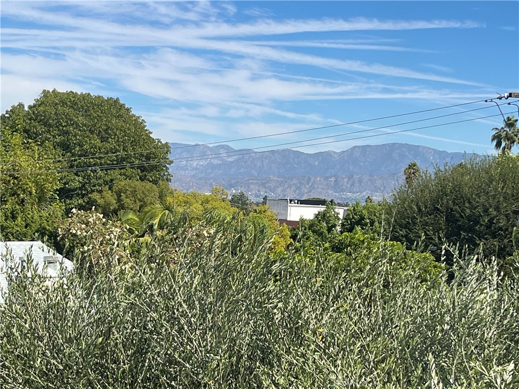 https://media.crmls.org/medias/d8e56e6c-387c-42d2-98e9-ef2db6c688d2.jpg?preset=X-Large