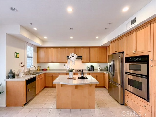 Detail Gallery Image 6 of 58 For 201 E Angeleno Ave #206,  Burbank,  CA 91502 - 2 Beds | 2 Baths