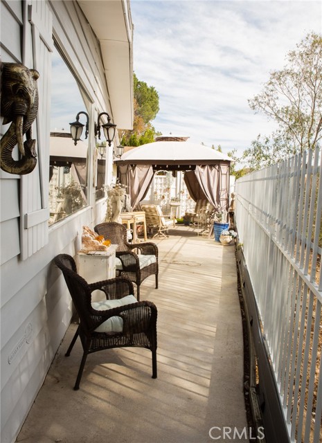 23777 Mulholland Hwy Spc 73, Calabasas CA: https://media.crmls.org/medias/d8e5cb25-0d93-4519-8226-8fe2c413cf6a.jpg