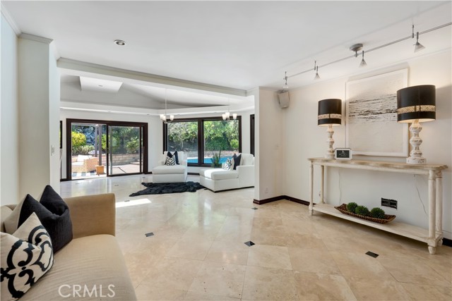 6121 Armaga Spring Road, Rancho Palos Verdes, California 90275, 4 Bedrooms Bedrooms, ,3 BathroomsBathrooms,Residential,Sold,Armaga Spring,SB22157395