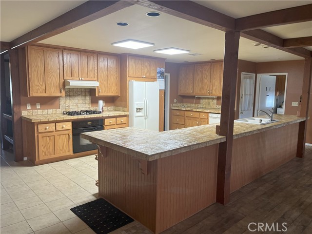 Detail Gallery Image 4 of 19 For 28957 Glen Oaks Dr, Menifee,  CA 92586 - 2 Beds | 2 Baths