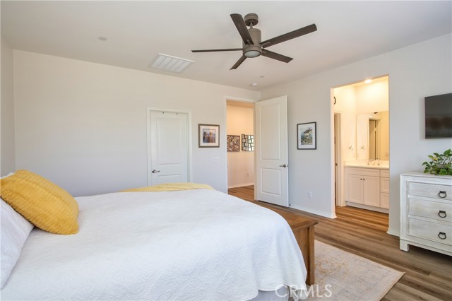 33084 Toledo Bend Court, Winchester CA: https://media.crmls.org/medias/d8e6160d-8b4a-409d-8e6a-c5c6c42ceea7.jpg