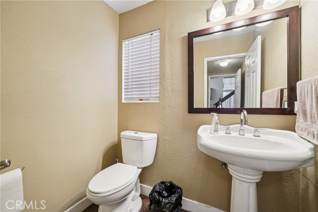 11415 Aberdeen, Fontana CA: https://media.crmls.org/medias/d8e61bbc-e163-4020-ad9f-d479f73c3d75.jpg
