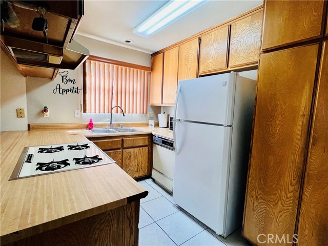 Detail Gallery Image 12 of 39 For 2019 E Piru St, Compton,  CA 90222 - 3 Beds | 1/1 Baths