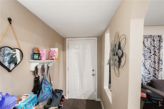 Detail Gallery Image 3 of 17 For 260 Pierce Ave, Barstow,  CA 92311 - 3 Beds | 2 Baths