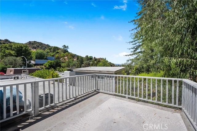 17034 Escalon Drive, Encino CA: https://media.crmls.org/medias/d8e7226d-439c-4f35-a145-544297c3c8c3.jpg