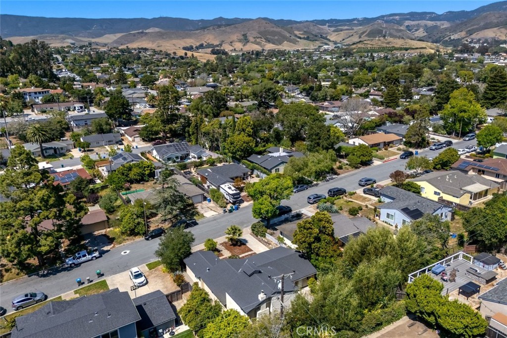 https://media.crmls.org/medias/d8e7b049-036f-460a-93a8-66739085ba2a.jpg?preset=X-Large