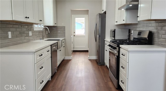 Detail Gallery Image 6 of 21 For 17020 Purche Ave, Torrance,  CA 90504 - 3 Beds | 2 Baths