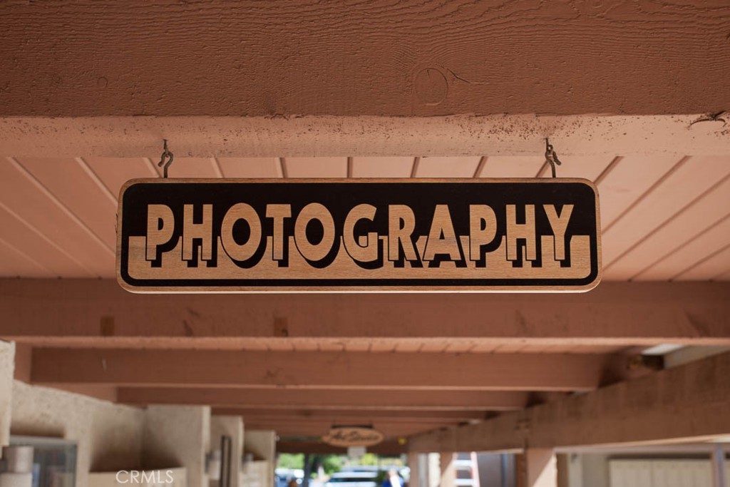 https://media.crmls.org/medias/d8e85a77-4832-4bc2-b542-42f1ed0964a5.jpg?preset=X-Large