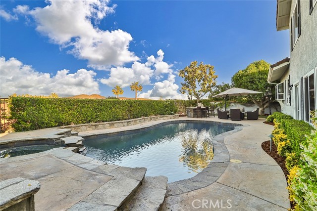 3220 Versaille Court, Thousand Oaks CA: https://media.crmls.org/medias/d8e8e555-cbc5-49e6-ace0-23afb738c92d.jpg