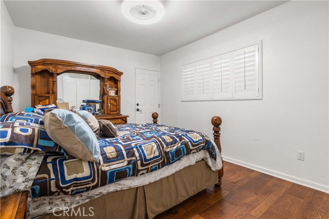 Detail Gallery Image 16 of 20 For 16708 Sunburst, Northridge,  CA 91326 - 4 Beds | 2 Baths