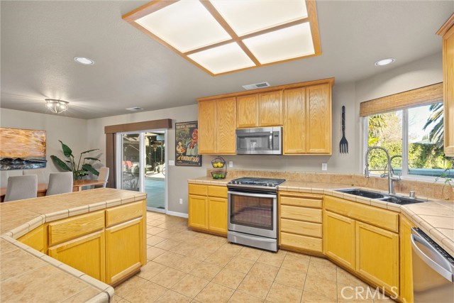 Detail Gallery Image 29 of 58 For 217 Zion Canyon Ct, Chico,  CA 95973 - 4 Beds | 3 Baths