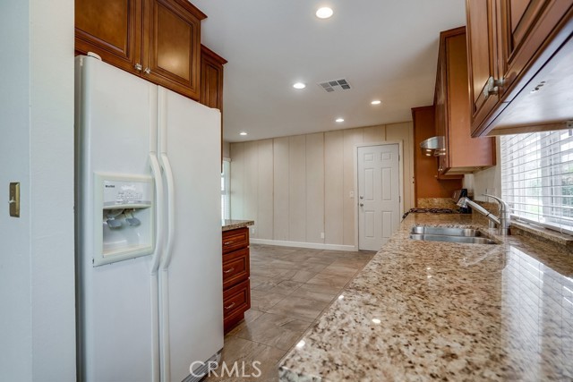 650 W Florence Avenue, La Habra CA: https://media.crmls.org/medias/d8ea29a4-3f8b-4c32-a03b-d811448387a0.jpg