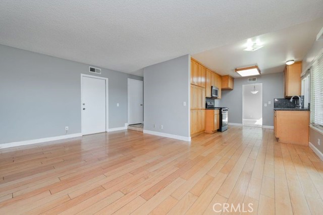 1135 Tierra Luna, Walnut CA: https://media.crmls.org/medias/d8ea3078-cd6f-43f1-a694-d187597f047c.jpg