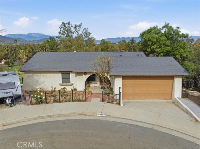 Detail Gallery Image 2 of 67 For 2715 Brockton, Riverside,  CA 92501 - 4 Beds | 2 Baths