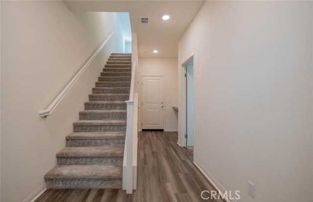 Detail Gallery Image 2 of 29 For 20625 Desert Ash, Winnetka,  CA 91306 - 4 Beds | 4 Baths