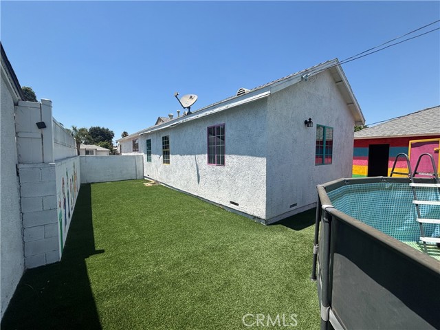 Detail Gallery Image 28 of 35 For 7032 Stansbury Ave, Van Nuys,  CA 91405 - 4 Beds | 3 Baths