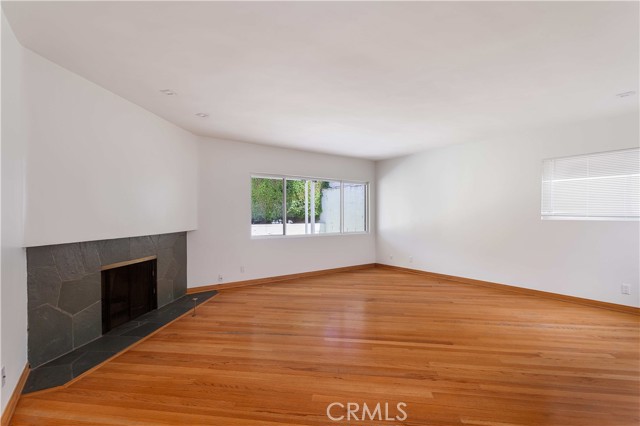 Detail Gallery Image 7 of 33 For 1549 Thompson Ave, Glendale,  CA 91201 - 4 Beds | 2 Baths