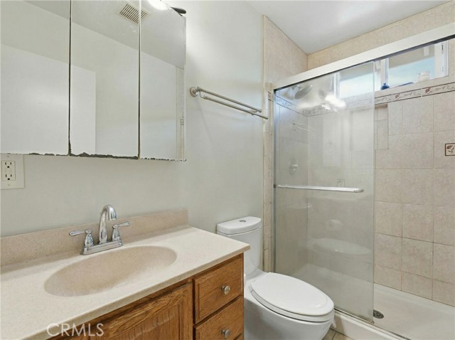 Detail Gallery Image 15 of 25 For 6545 Dos Rios Rd, Downey,  CA 90240 - 5 Beds | 3 Baths