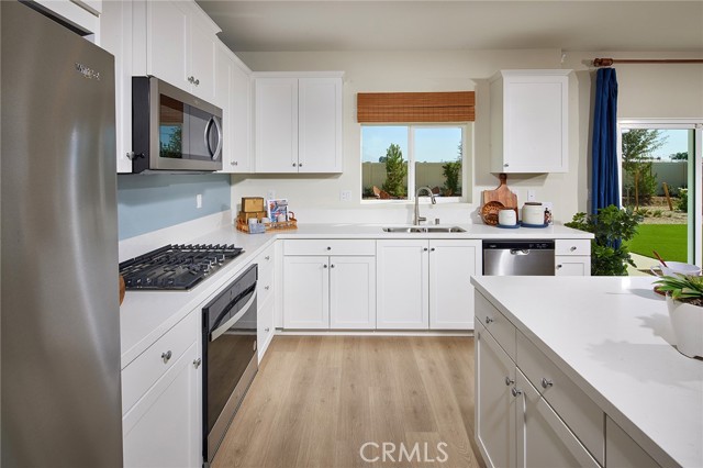 Detail Gallery Image 7 of 18 For 2018 Giovanna St, Perris,  CA 92571 - 4 Beds | 3/1 Baths