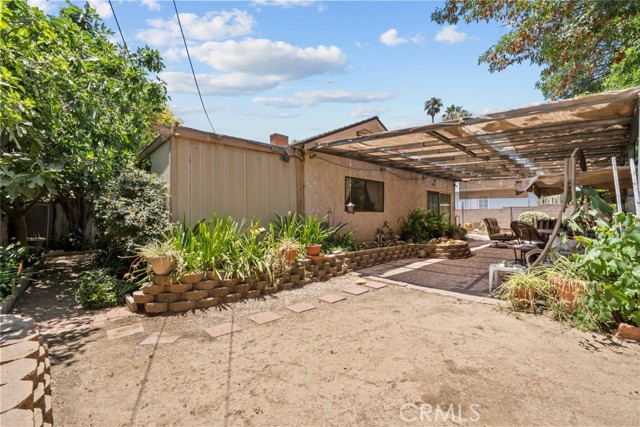 21041 Lanark Street, Canoga Park CA: https://media.crmls.org/medias/d8ec8ce2-3ad1-47c6-bc5f-09c16641b07d.jpg