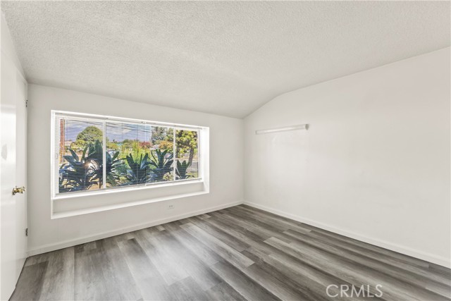 Detail Gallery Image 11 of 44 For 370 E La Verne Ave, Pomona,  CA 91767 - 5 Beds | 2 Baths