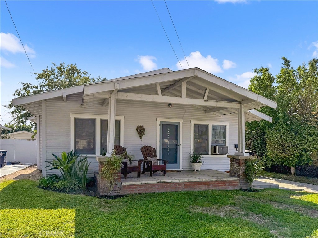 1410 E California