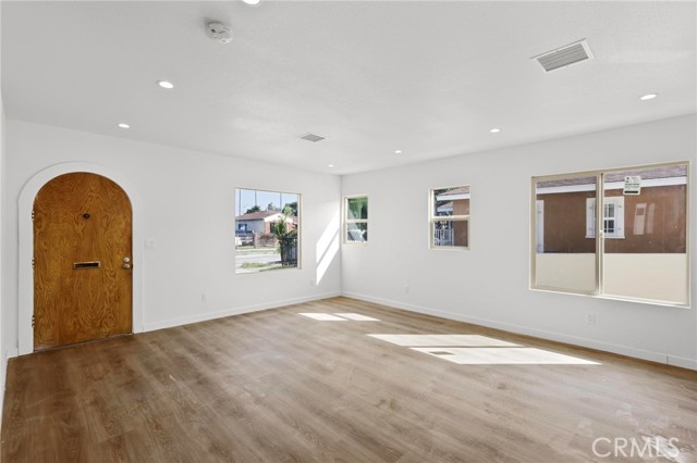 Detail Gallery Image 8 of 35 For 1622 W. 66th St., Los Angeles,  CA 90047 - 2 Beds | 1 Baths