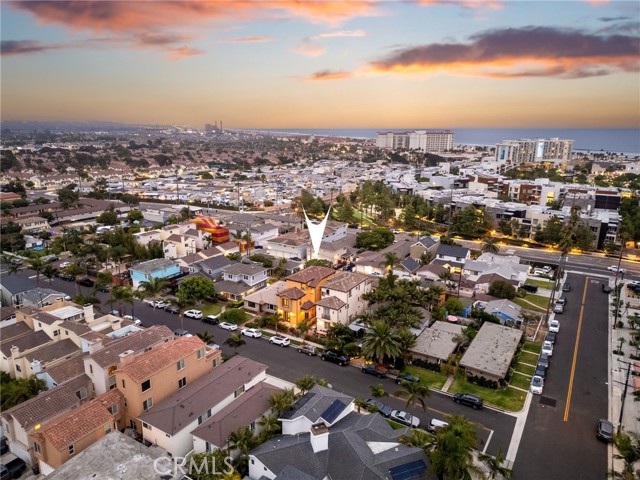 212 Baltimore Avenue, Huntington Beach CA: https://media.crmls.org/medias/d8ed3171-e05d-4248-859d-ab3ba06f81a6.jpg