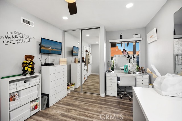 40 Tangerine, Irvine CA: https://media.crmls.org/medias/d8ee14f9-8f8d-4b09-8af6-b7ebf436aef7.jpg