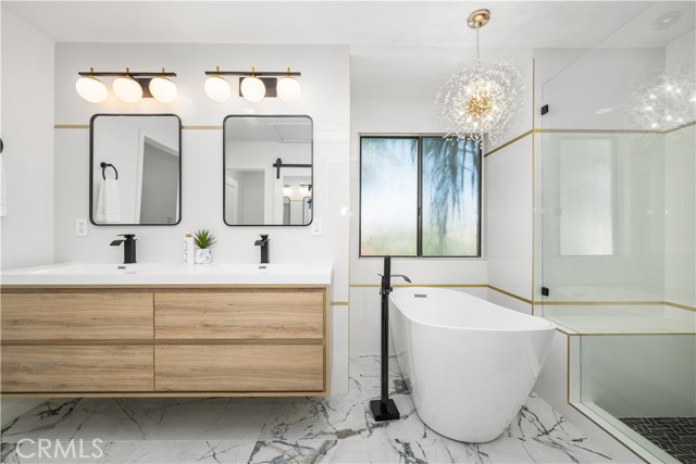 Detail Gallery Image 22 of 27 For 122 21st, Huntington Beach,  CA 92648 - 3 Beds | 4/1 Baths