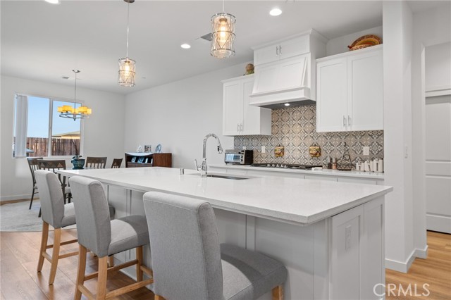 Detail Gallery Image 4 of 51 For 7702 Canyon Trail Ave, Bakersfield,  CA 93313 - 4 Beds | 2/1 Baths