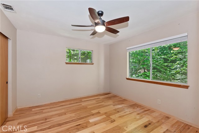 Detail Gallery Image 12 of 32 For 23819 Scenic Dr, Crestline,  CA 92325 - 2 Beds | 1/1 Baths