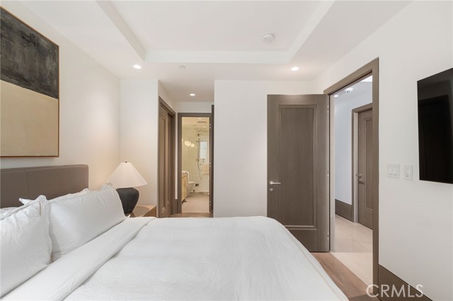 716 The Strand, Manhattan Beach CA: https://media.crmls.org/medias/d8ef3b36-a8e3-4ce2-9dc9-5ff451676ca1.jpg