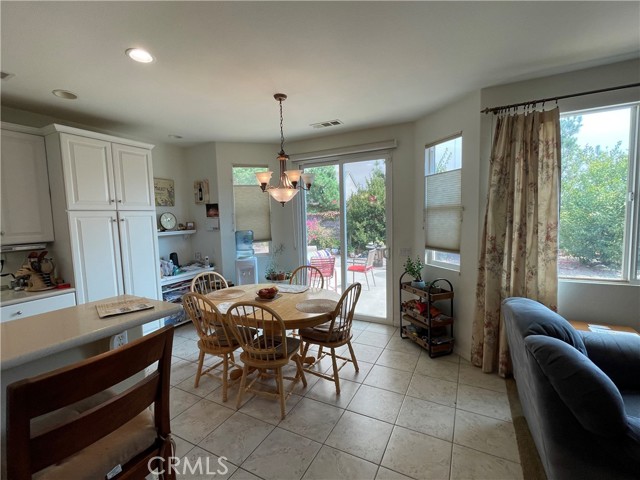 Detail Gallery Image 8 of 35 For 6673 N Ofelia Dr, San Bernardino,  CA 92407 - 4 Beds | 2 Baths