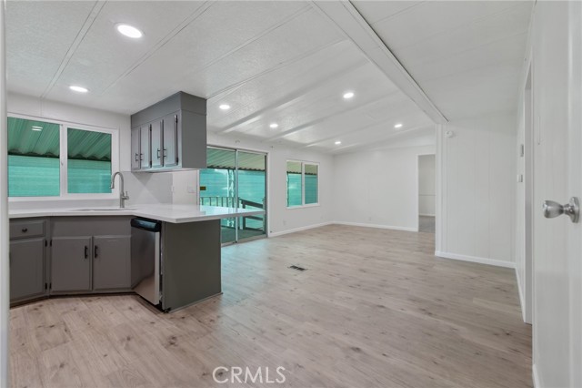 Detail Gallery Image 14 of 47 For 2400 W Midvalley Ave #S8,  Visalia,  CA 93277 - 2 Beds | 2 Baths