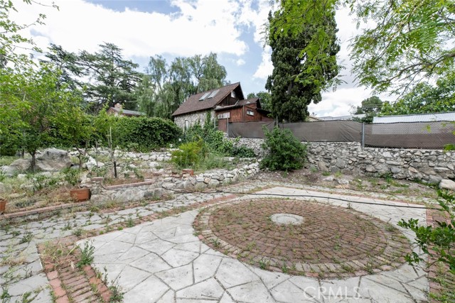 10630 Samoa Avenue, Tujunga CA: https://media.crmls.org/medias/d8f022ce-d4e5-4f5c-b4be-5787aed3be5c.jpg