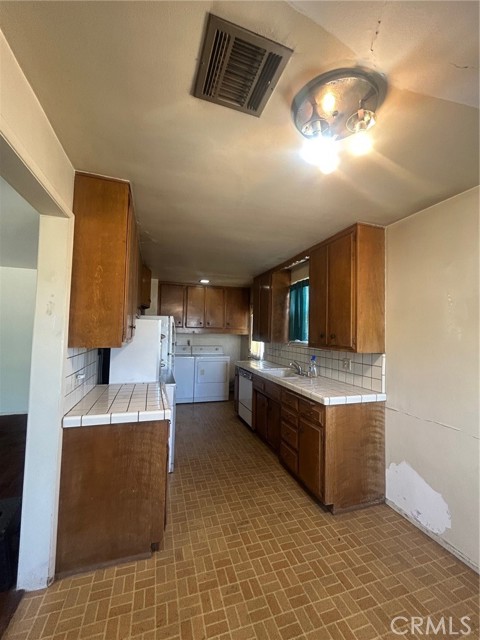 11818 Graystone, Norwalk CA: https://media.crmls.org/medias/d8f03d40-0b5e-4b11-9738-d0fbdcdd6fc0.jpg